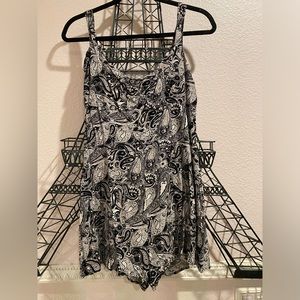 Black and white size medium paisley printed romper